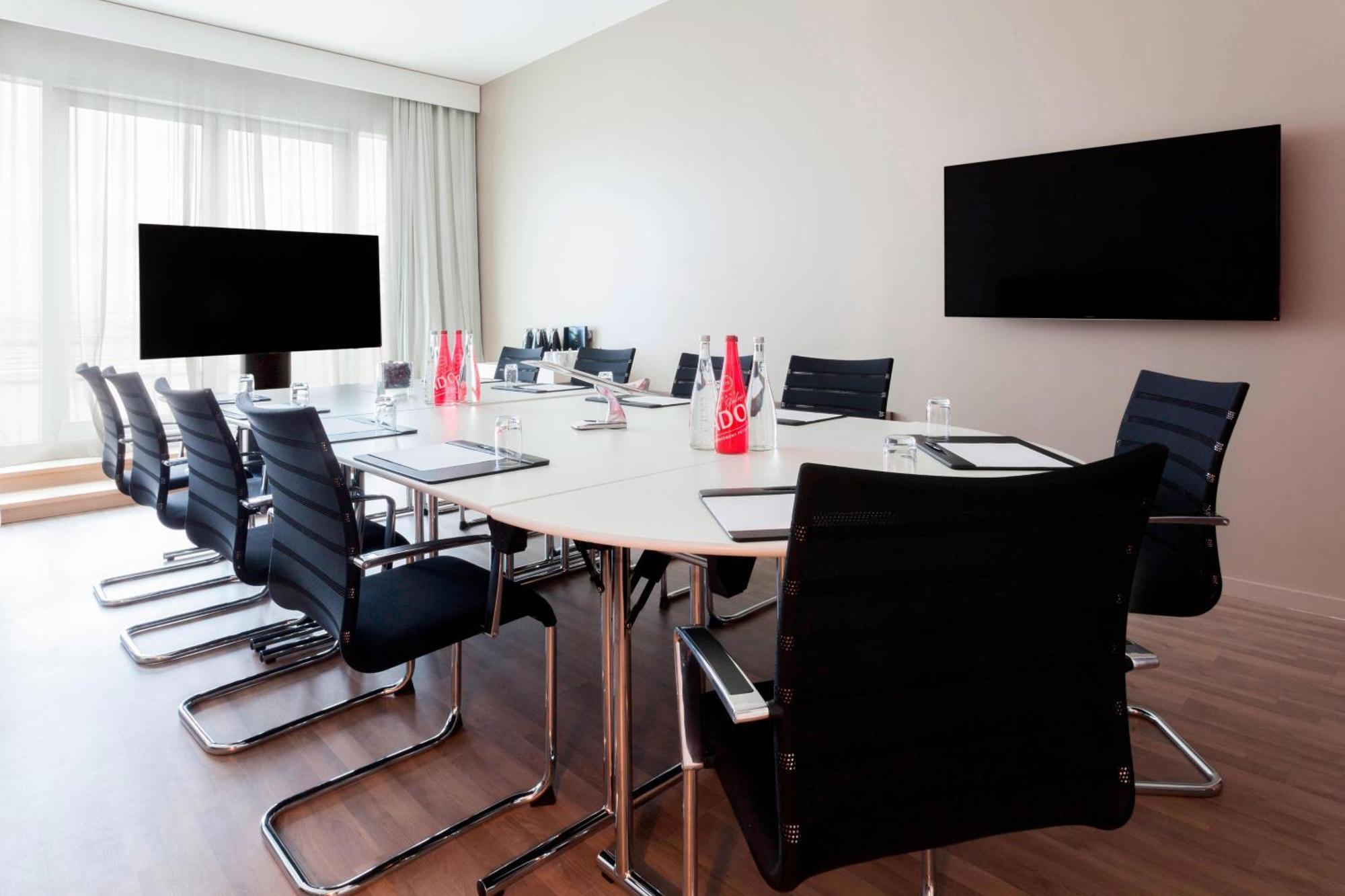 Ac Hotel By Marriott Paris Le Bourget Airport Dugny Exteriör bild