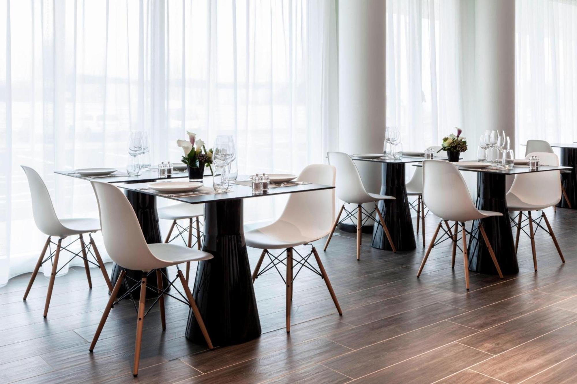 Ac Hotel By Marriott Paris Le Bourget Airport Dugny Exteriör bild