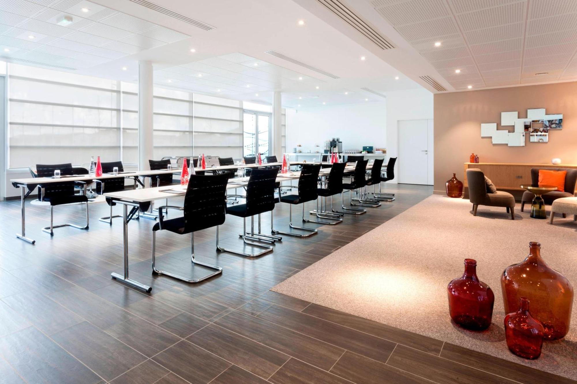Ac Hotel By Marriott Paris Le Bourget Airport Dugny Exteriör bild