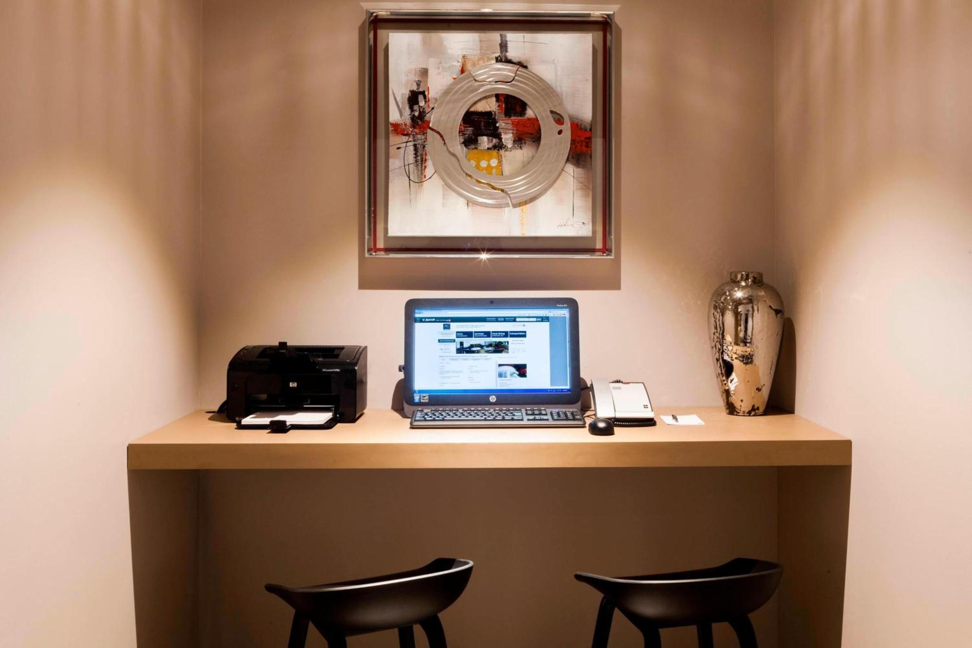 Ac Hotel By Marriott Paris Le Bourget Airport Dugny Exteriör bild
