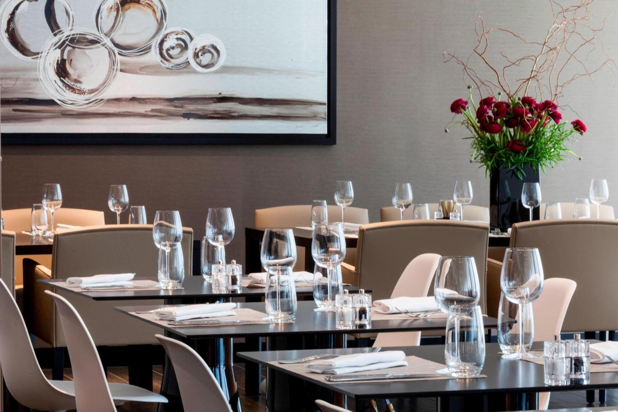 Ac Hotel By Marriott Paris Le Bourget Airport Dugny Exteriör bild