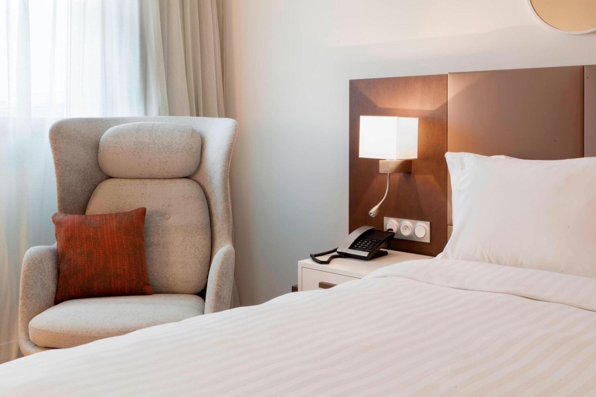 Ac Hotel By Marriott Paris Le Bourget Airport Dugny Exteriör bild