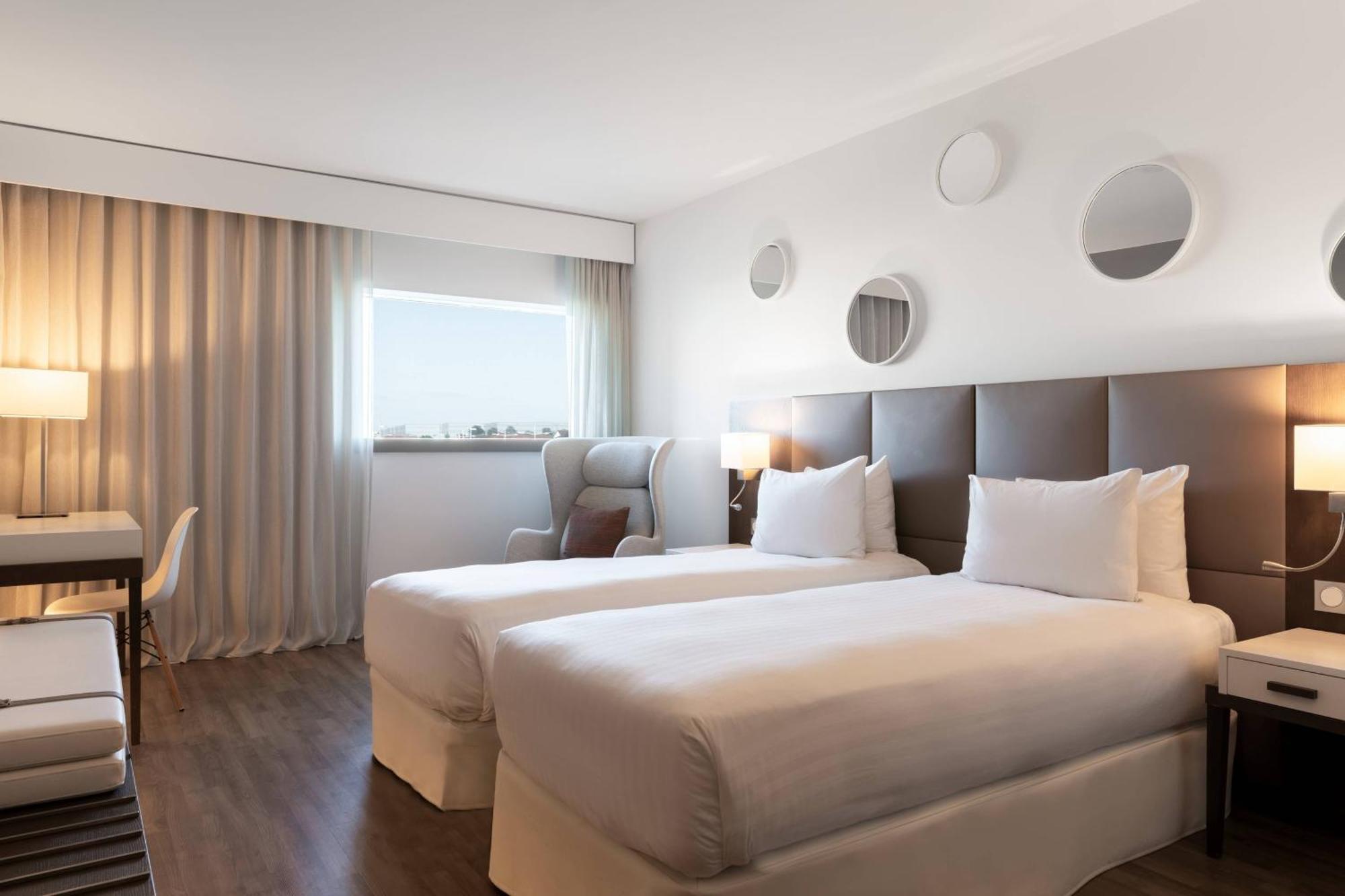 Ac Hotel By Marriott Paris Le Bourget Airport Dugny Exteriör bild