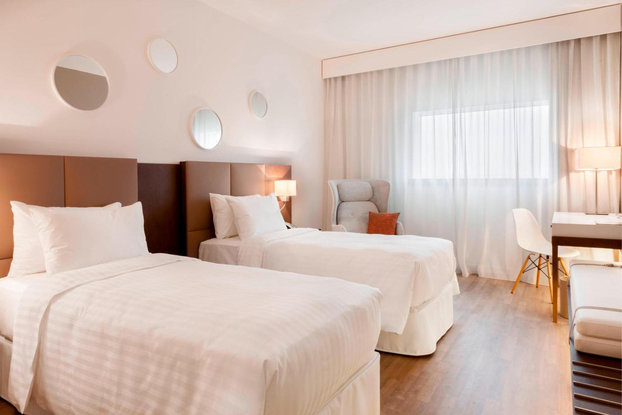 Ac Hotel By Marriott Paris Le Bourget Airport Dugny Exteriör bild